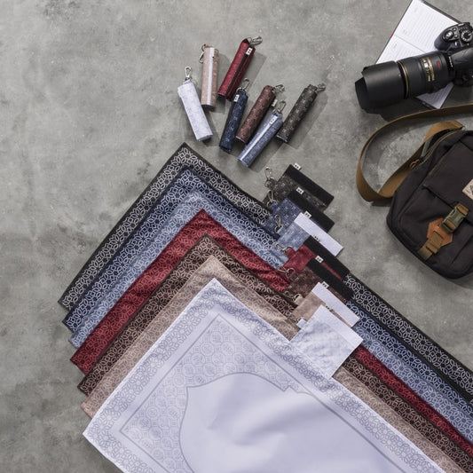 DS Modest – MURI Motif Handheld Travel Prayer Mat