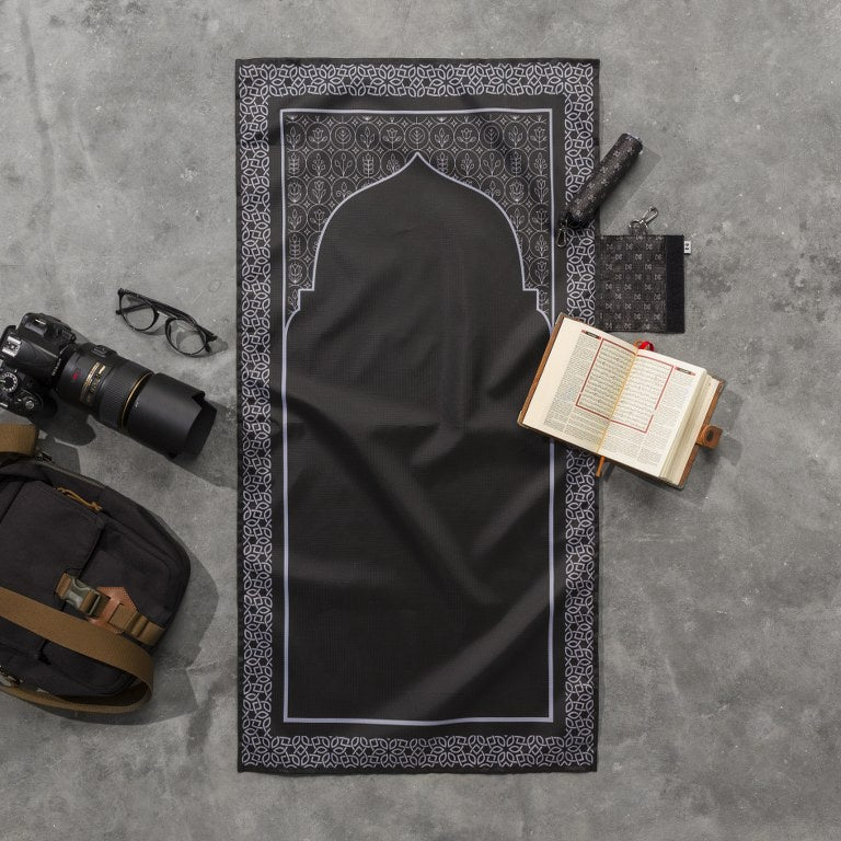 DS Modest – MURI Motif Handheld Travel Prayer Mat