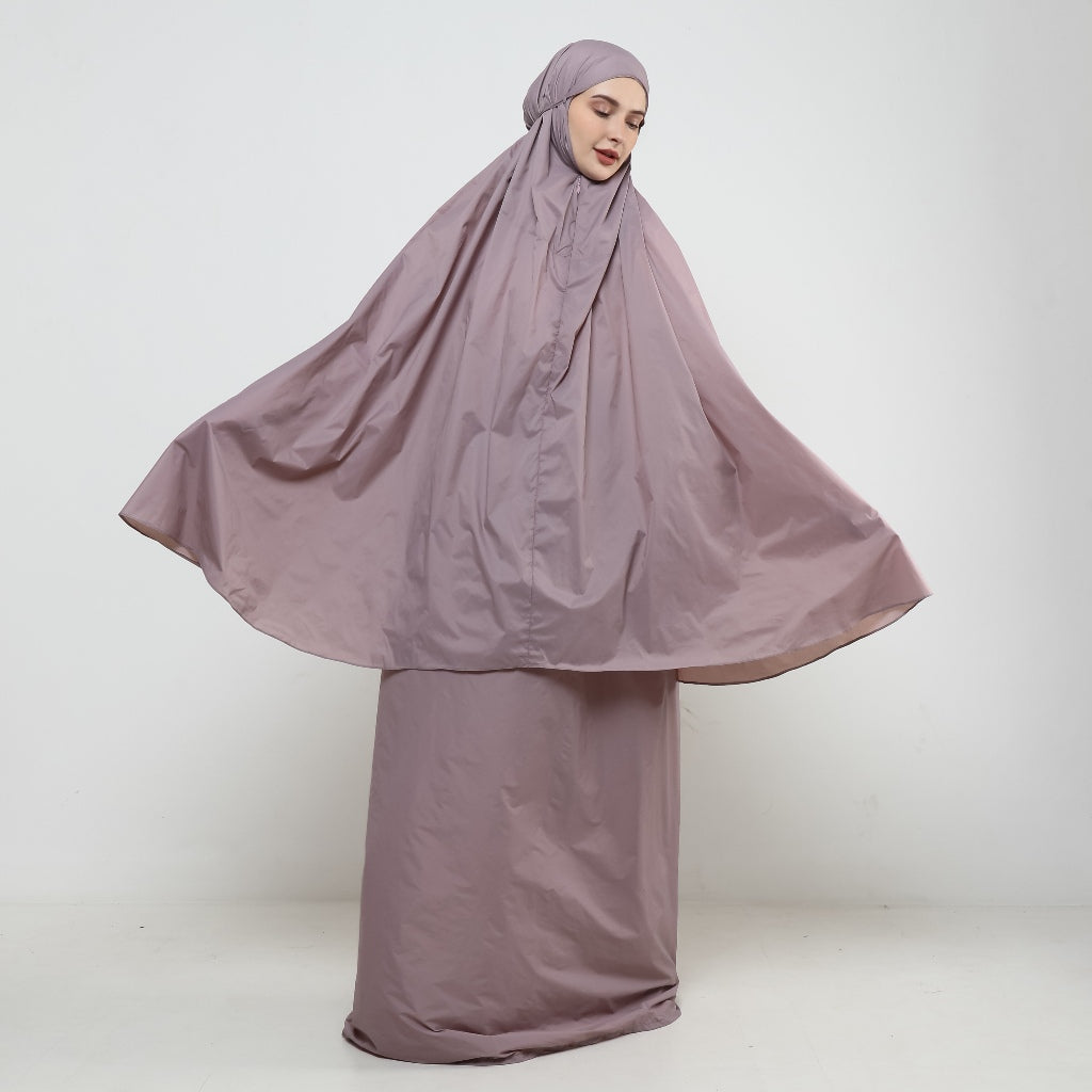 DS Modest - Paket Mukena Travel Khaira 2 in 1 dan Sajadah Genggam Travel Anti Slip